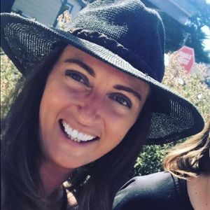 Meet your Posher, Shana